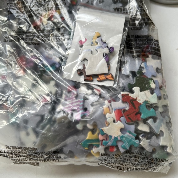 Stand Out Puzzle 750 Piece The Jig is Up 2020 Christmas Sled Ride Family 24 x 18 - Picture 3 of 13